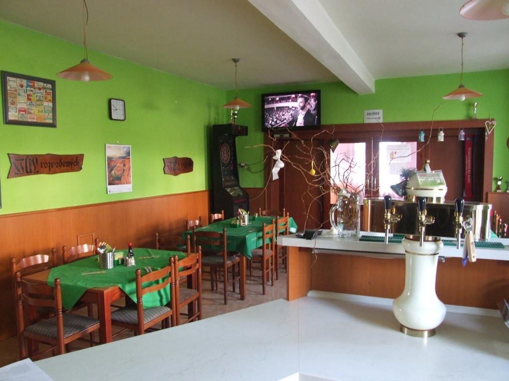 Апартаменты Restaurace Na Krizovatce Bozanov Номер фото